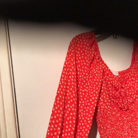 Sienna Sky XS Long sleeve Smocked crop top - Picture 4 of 7